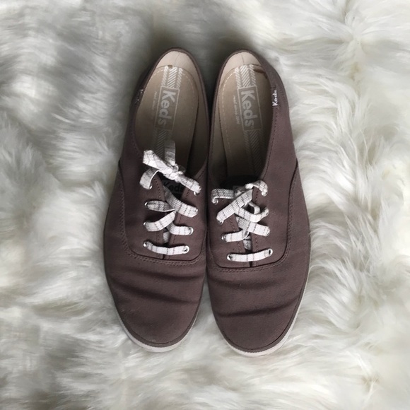 Keds! - Picture 2 of 3
